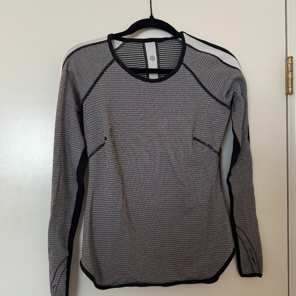 Lululemon Black & White Long Sleeve Thermal - Reversible!